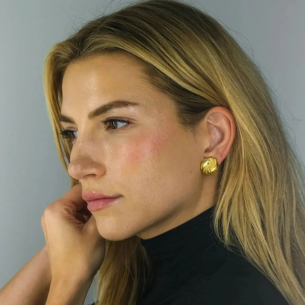 Round Circle Line Hoop Earring